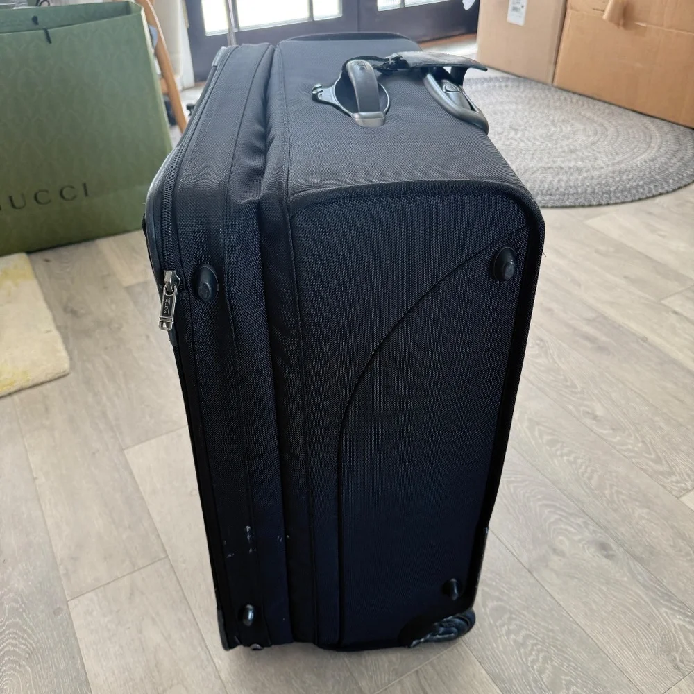 Tumi Black ‘Alpha 2’ Continental 4-Wheeled Spinner‎ Large Checkable Suitcase